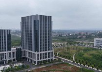 宜昌当阳双莲民福路999号还是产业园初创公司选址写字楼好好可分租层高12米面积面议厂房出租｜，首层1